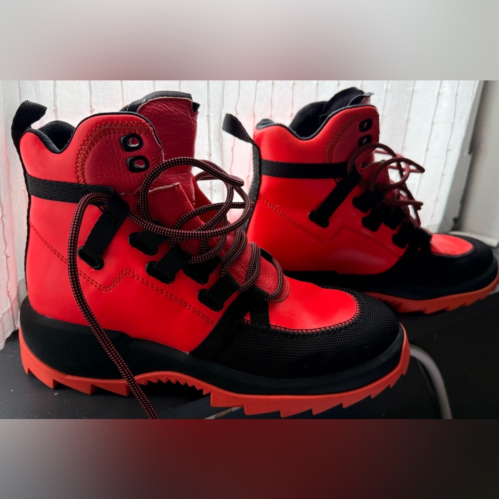 Camper Lab Helix hi top boots size 8 like new - limited edition